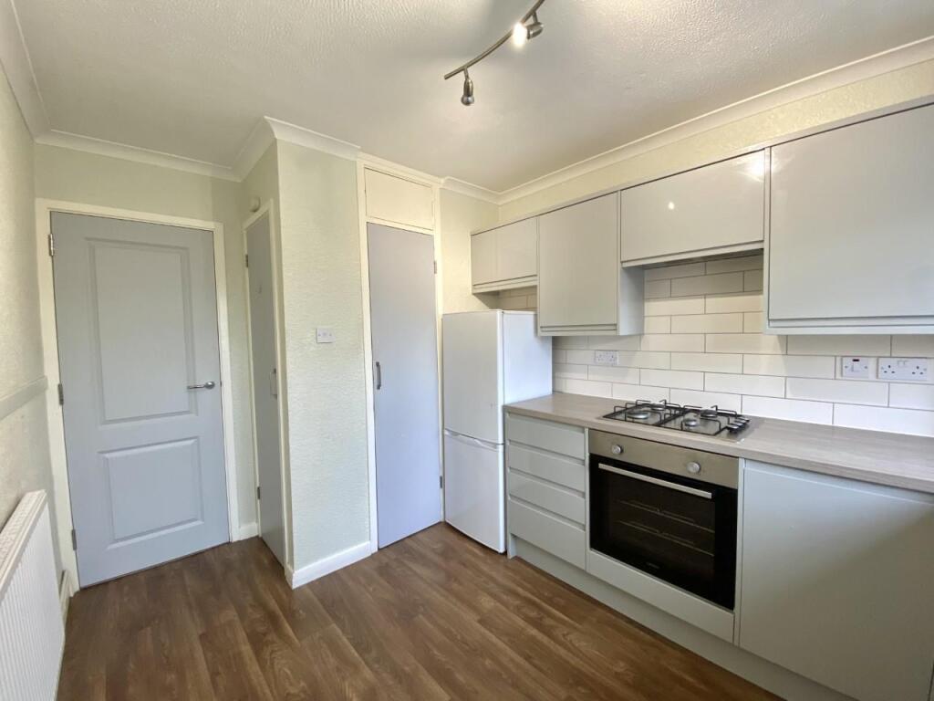 Apartment in Southall - View 5