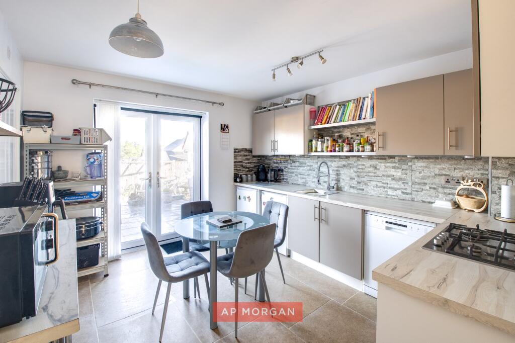 House in Solihull, Woodlands Park, Cheswick Green - More