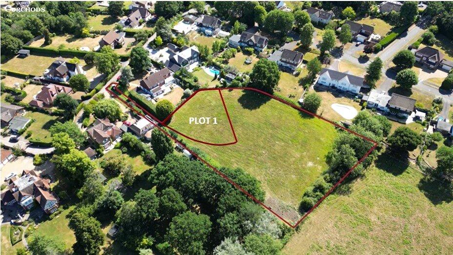 Studio terraced on Maddox Park, Bookham, KT23, £400,000