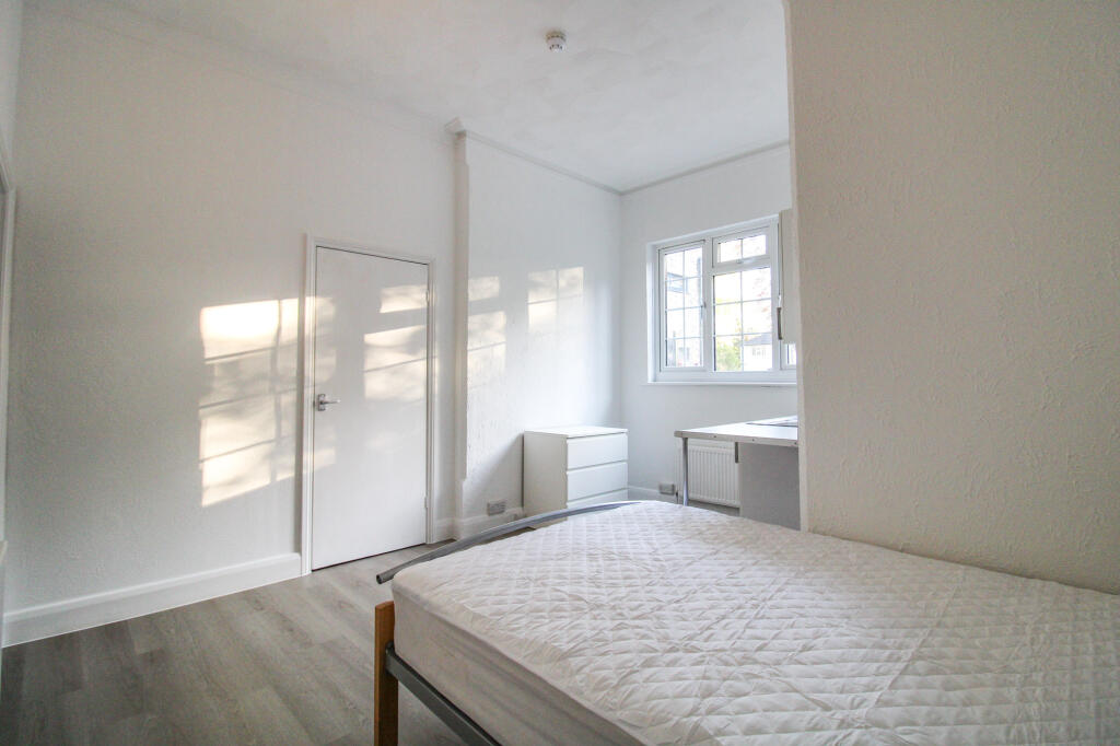 House in Rushmoor, Hampshire - View 3