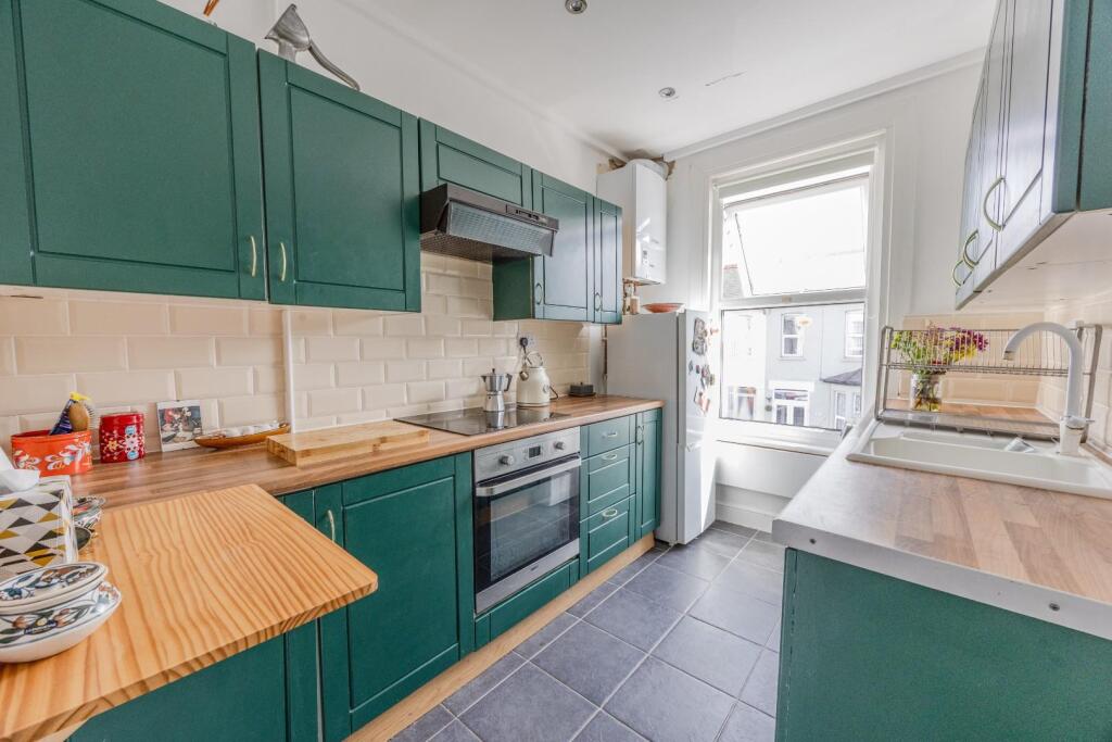 Apartment in Southend-on-Sea, Westcliff-on-Sea - View 5