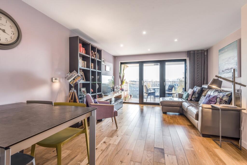 Apartment in London - More