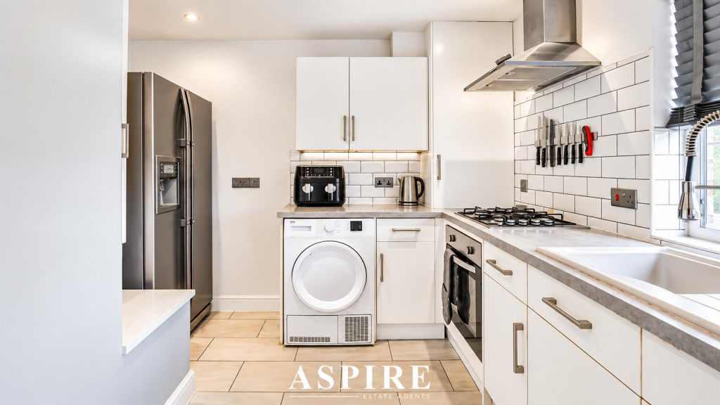 Apartment in Romford - View 2