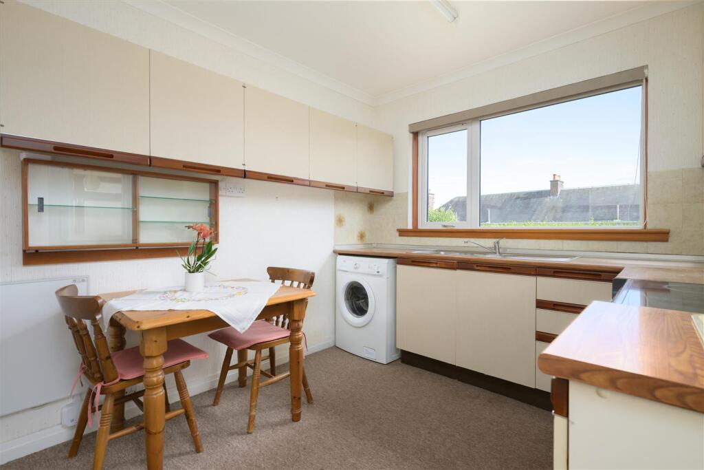 House in Perth - View 5