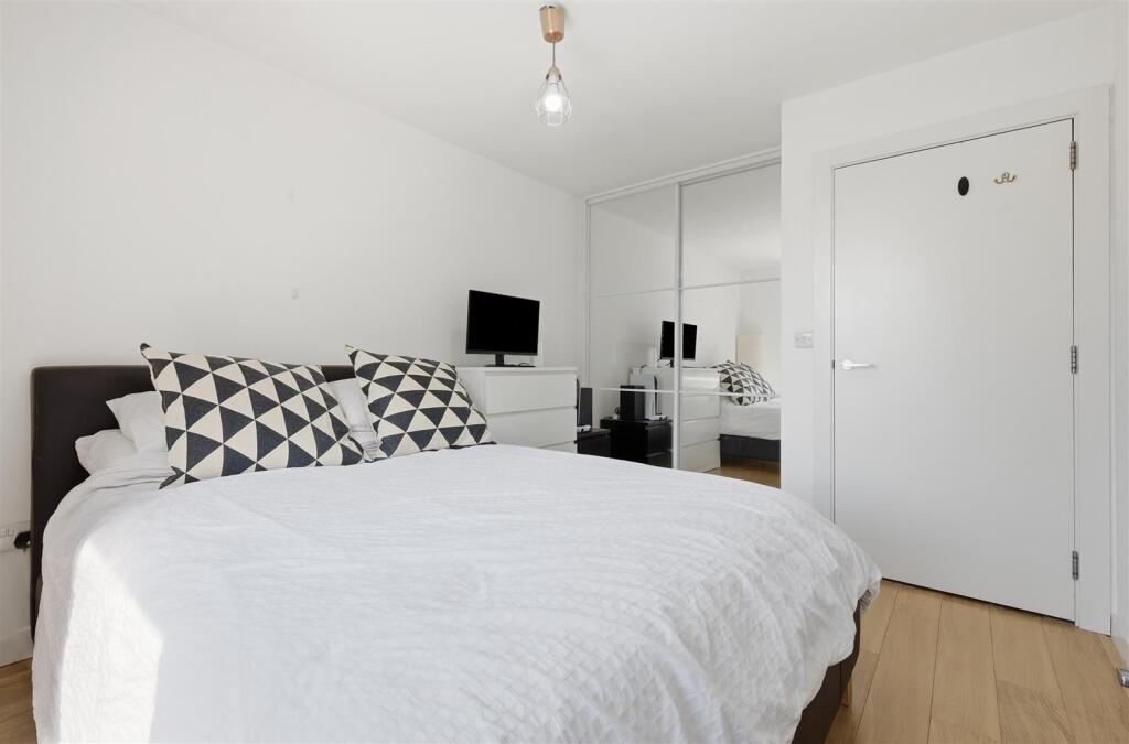 Apartment in London - More