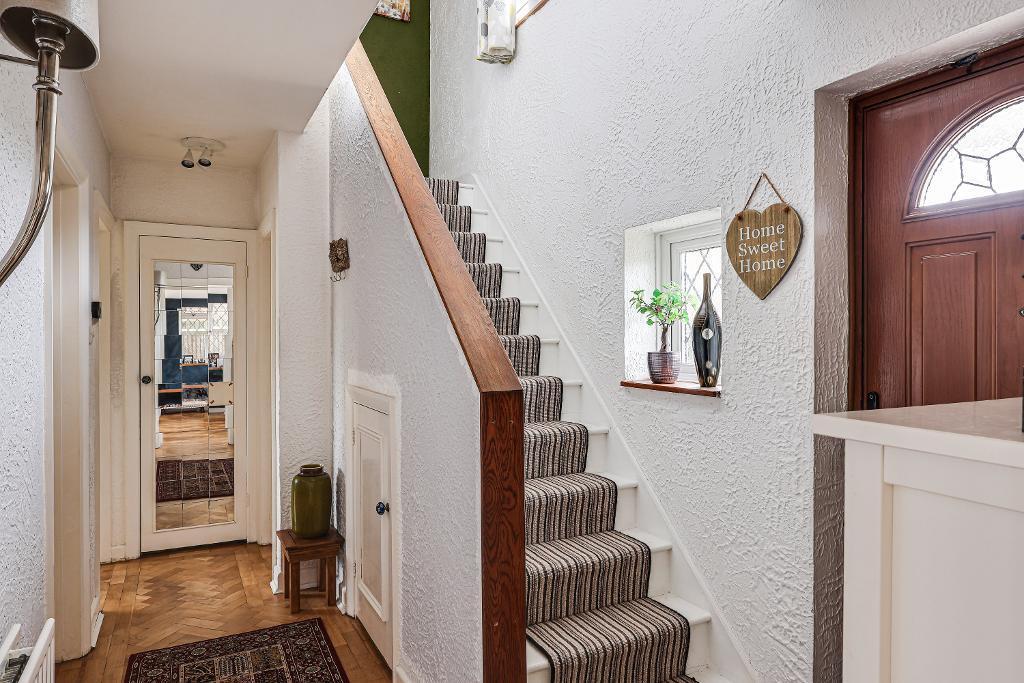 House in Croydon - View 3