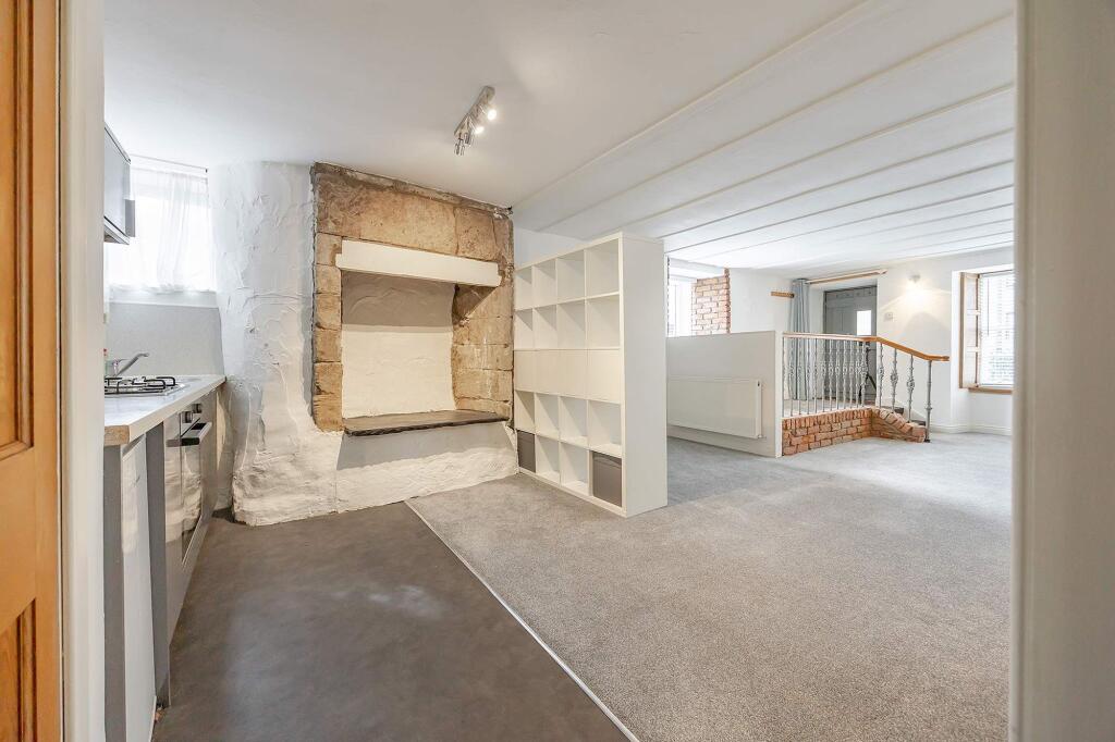 Apartment in Edinburgh - More