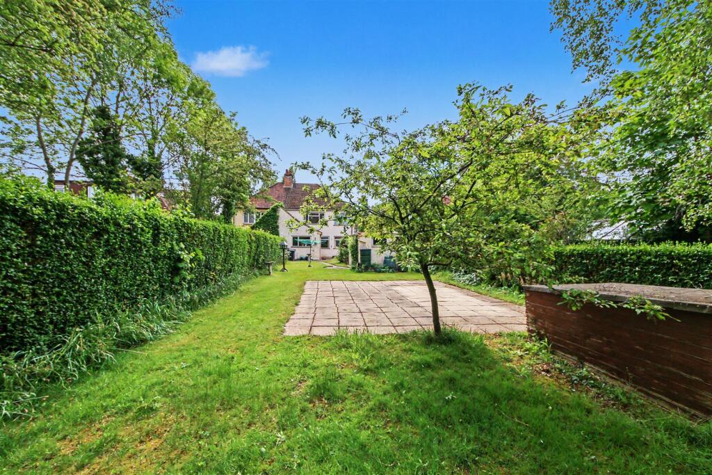 House in Radlett, Battlers Green, Aldenham - View 3