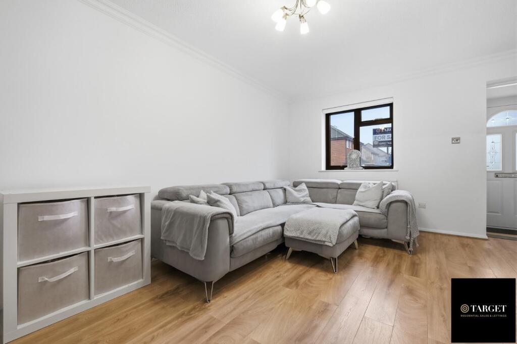 Leaforis Road, Cheshunt EN7 6NE photo 4