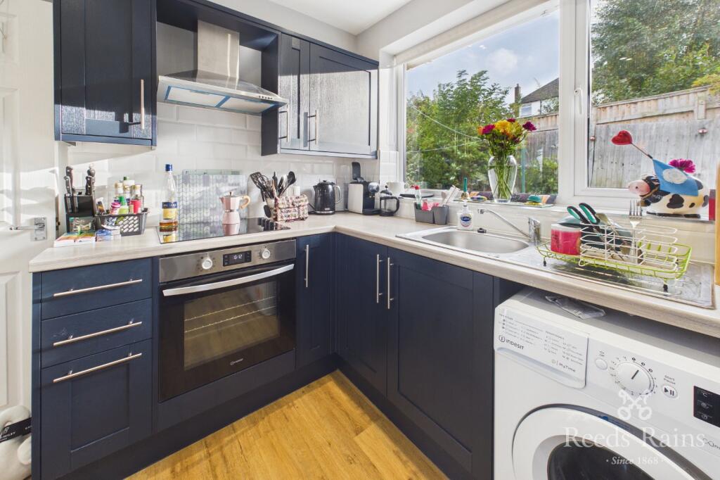 House in Huddersfield - View 3