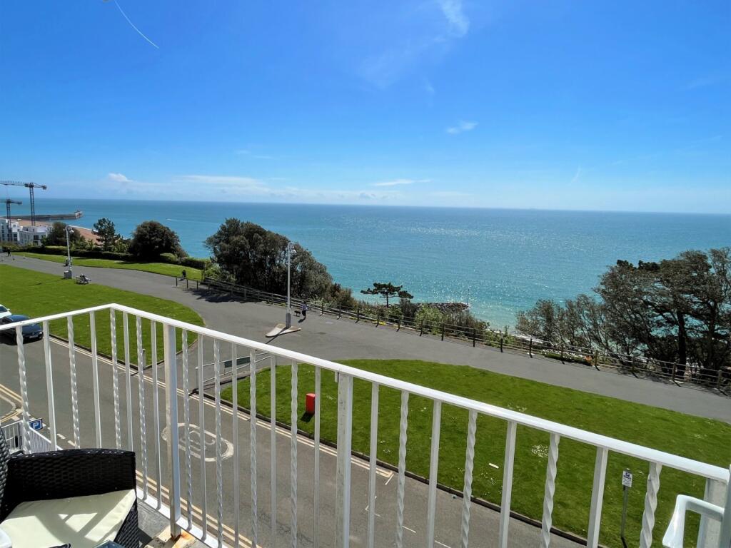 Apartment in Folkestone, Foord