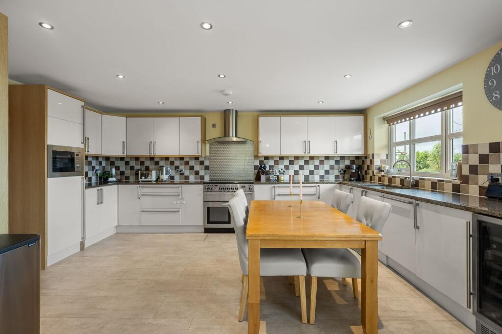 Bryn-Sannan, Brynford, CH8 photo 4