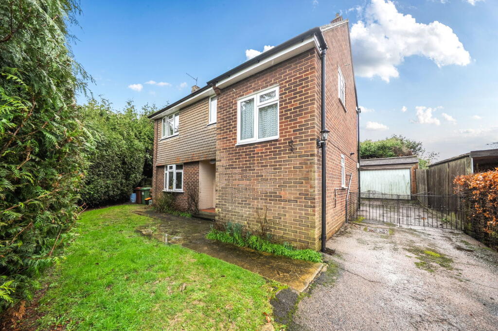 Main image of property: Greggs Wood Road, Tunbridge Wells, TN2 3HU