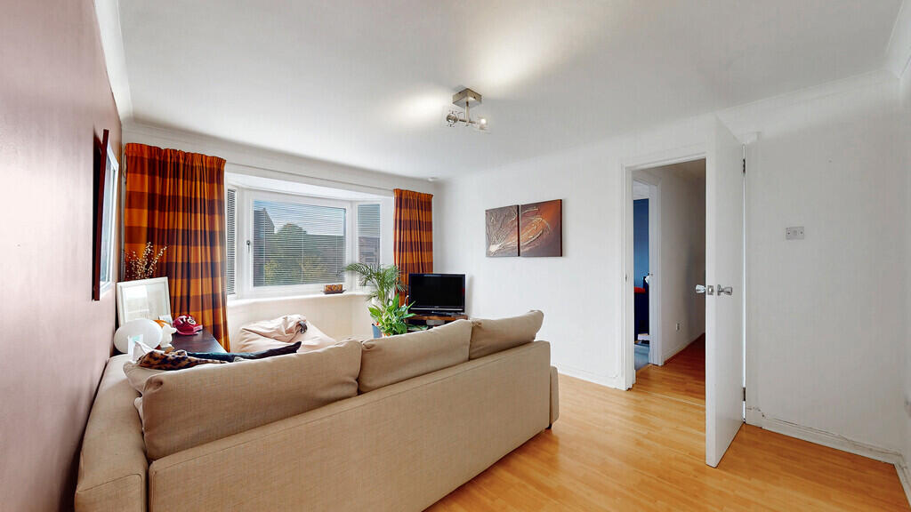 Leyden Court, Maryhill photo 3