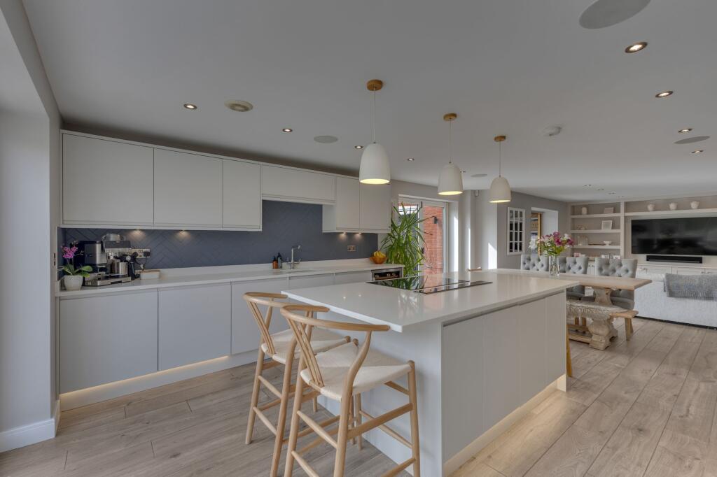 Iris Close, Appleby Magna, DE12 photo 2