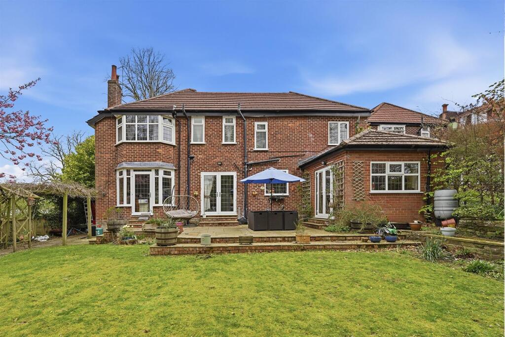 Brooklands Avenue, Macclesfield photo 4
