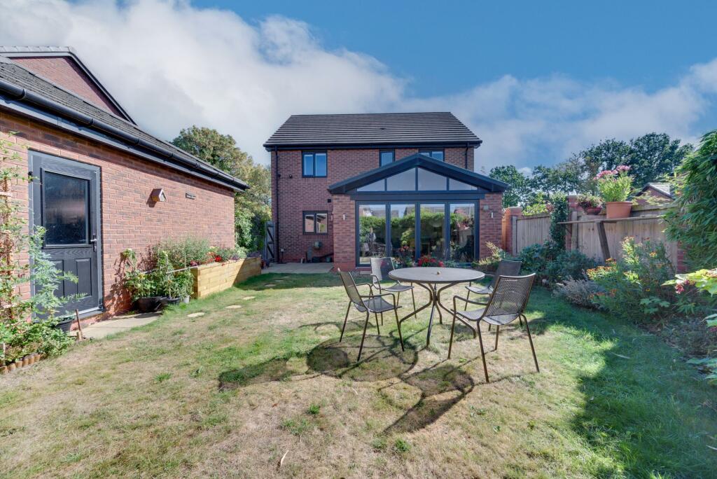 House in Congleton, Blossom Gate, West Heath - View 4