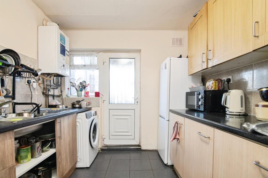 House in Sandwell, West Midlands - More