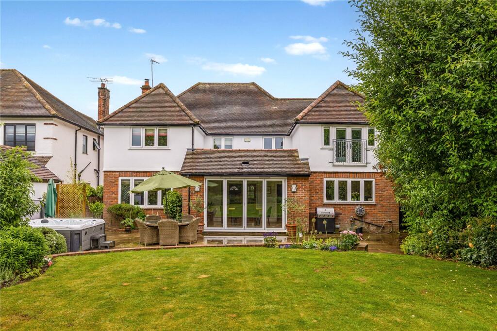 House in Harpenden, Batford - View 2