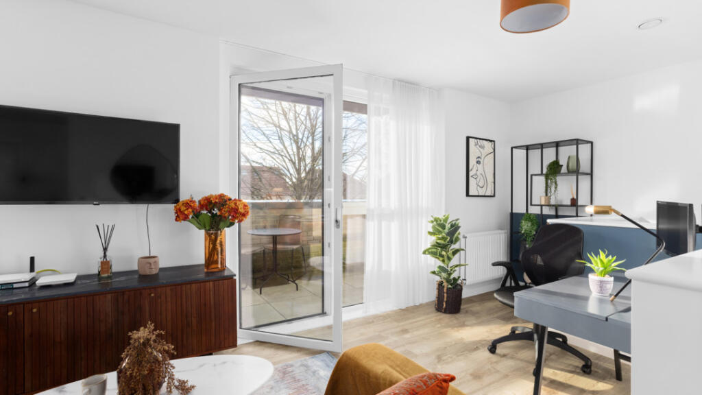 Main image of property: Cranton Avenue, Hayes, UB3 4QF