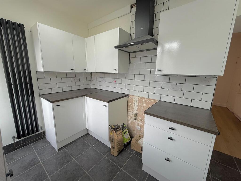 House in Cwmaman, Aberaman South - More