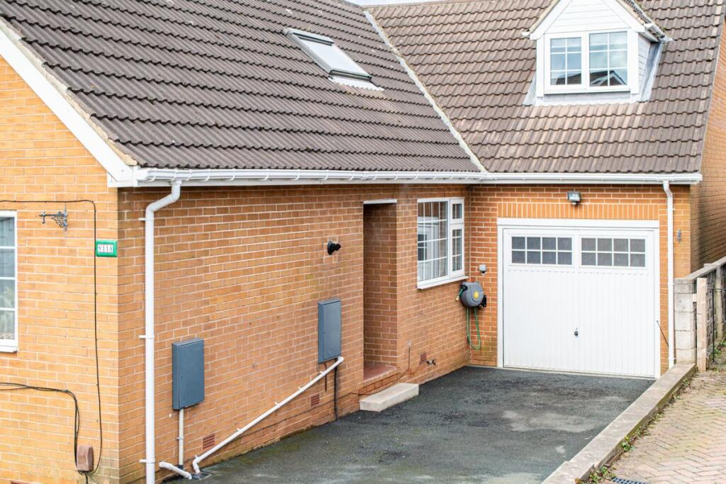 Additional image 37 of Moorside Gardens, Drighlington, Bradford