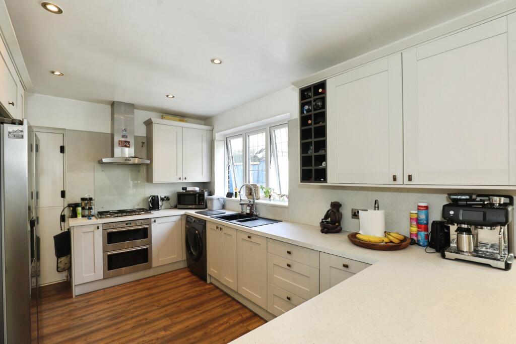 House in Stoke-on-Trent - More