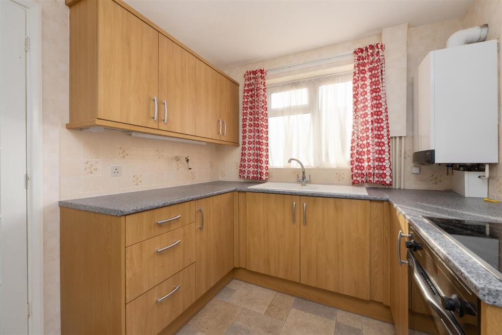 Hawk Close, Whitstable photo 4