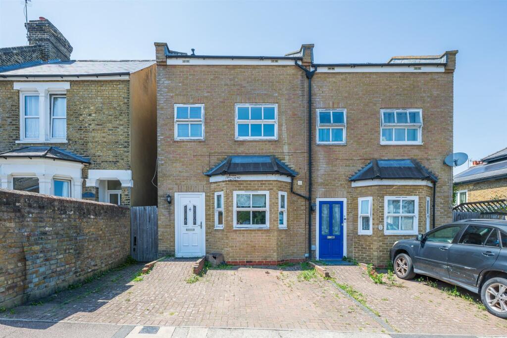 Main image of property: Plum Lane, London