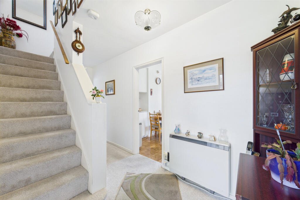 House in Dacorum, Adeyfield - More