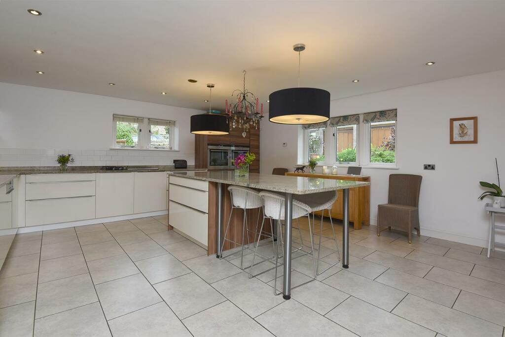 The Green, Curbar, Hope Valley image 5