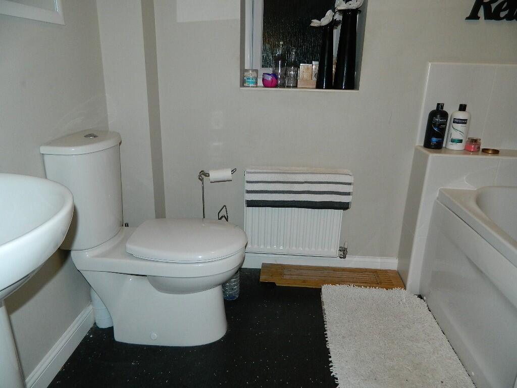 1 bedroom house share for rent