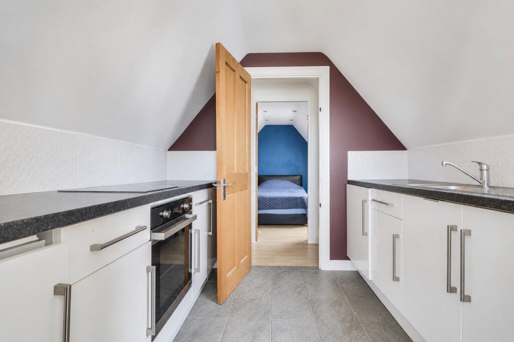 Apartment in Braintree, George Yard And The Market Place - View 5