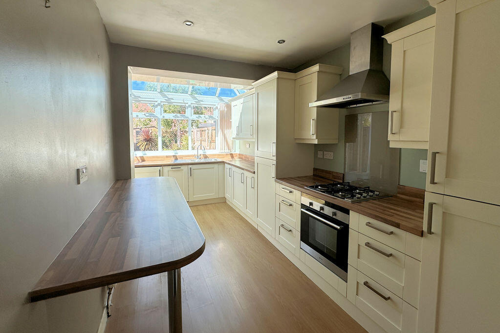 Myrtle Avenue, Portchester - View 6