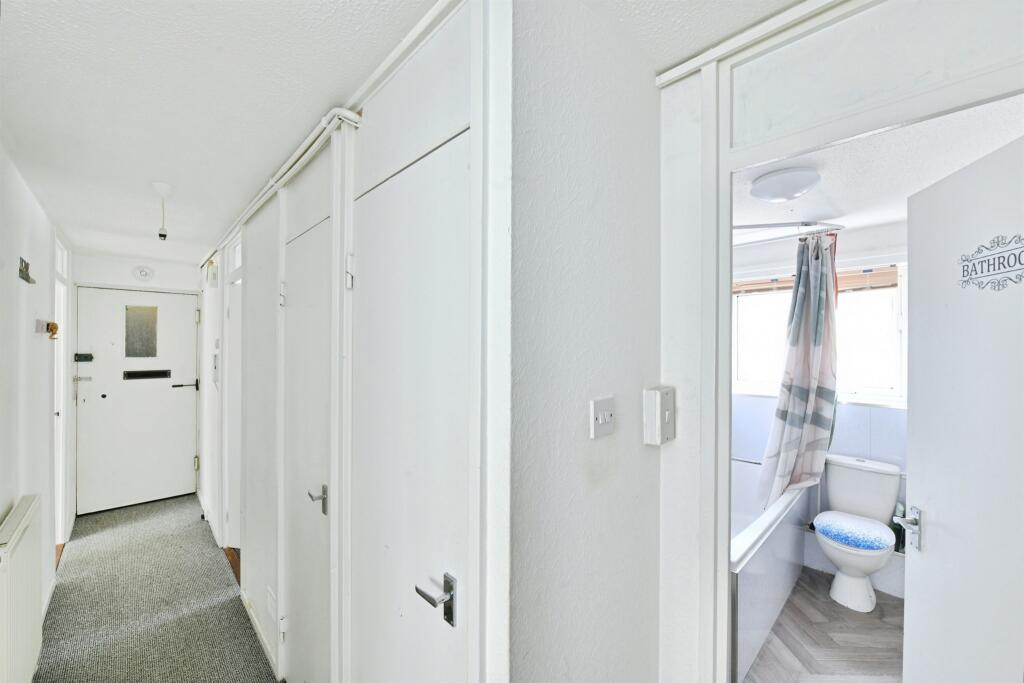 Apartment in Plymouth - View 3
