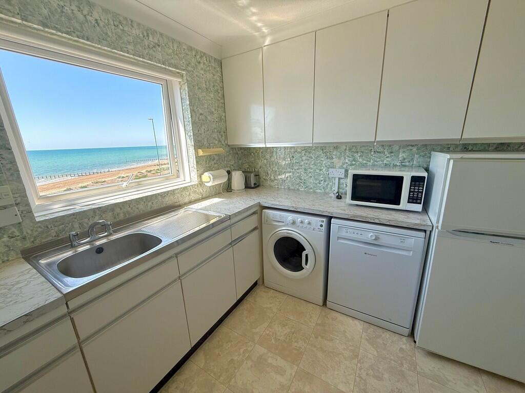 Marama Gardens, Rustington photo 4