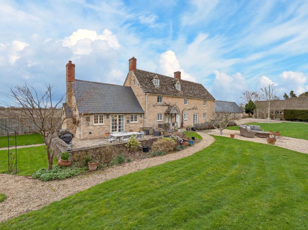 Main image of property: Warrens Cross, Lechlade, GL7