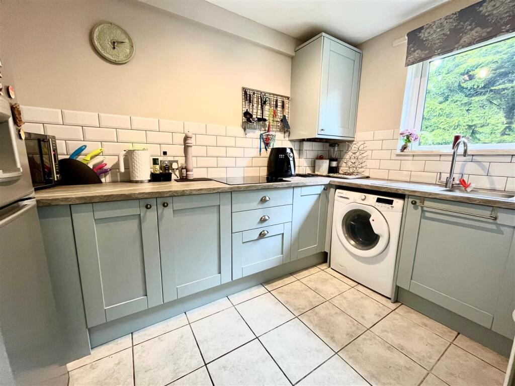 Ellan Brook Lodge, 157 Brooklands Road, Sale photo 3