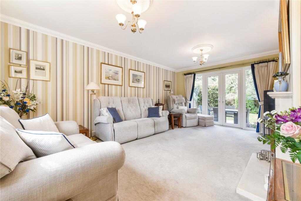 Copper Beech Drive, Tangmere, Chichester, West Sussex, PO20 photo 4