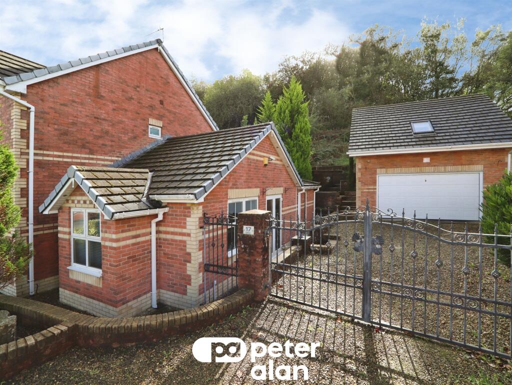 House in Pontllanfraith, Caerphilly - View 3