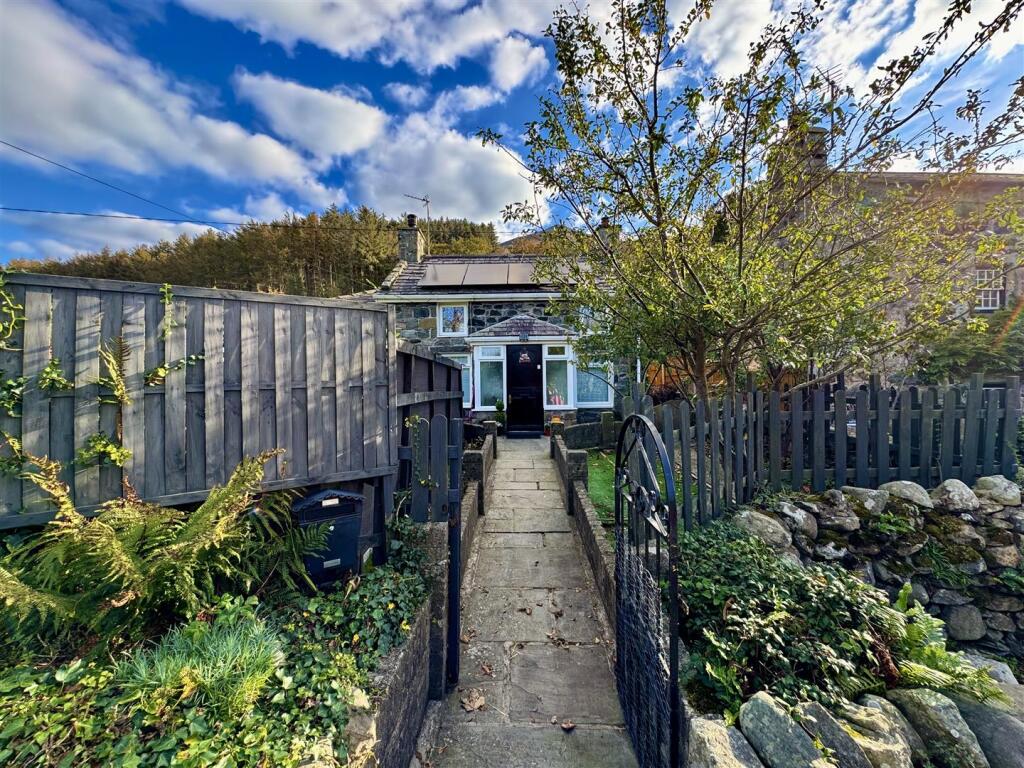 Main image of property: Gyrn Goch, Caernarfon