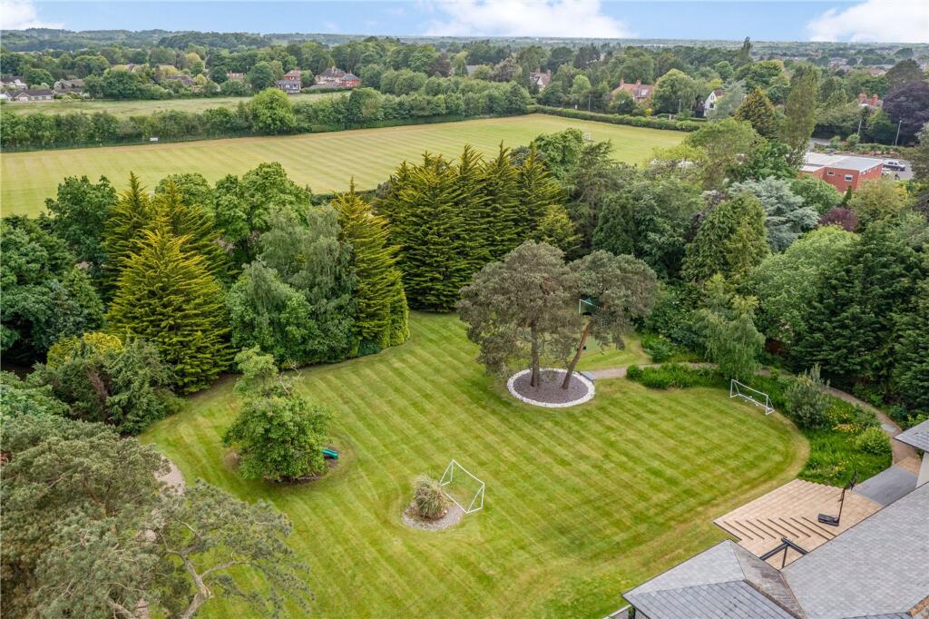 House in Stockton-on-Tees, Nunthorpe - View 2