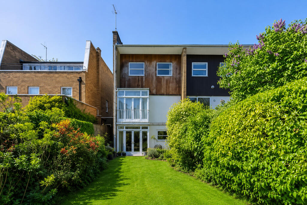 House in London - View 2