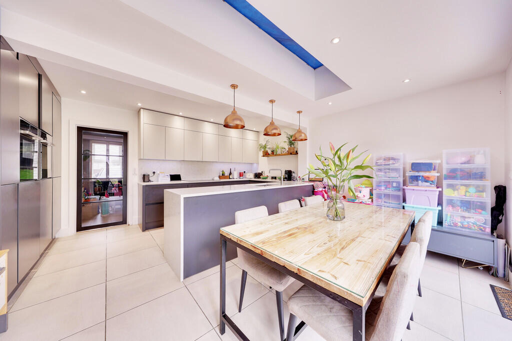 Homefield Rise, Orpington photo 4
