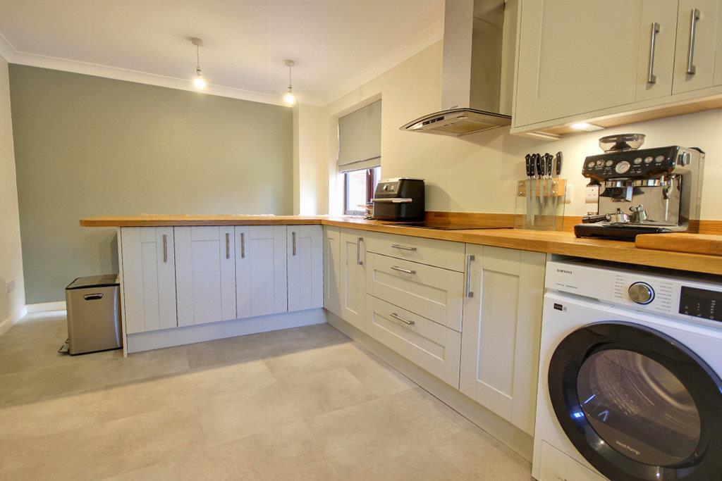 House in Hull - View 4