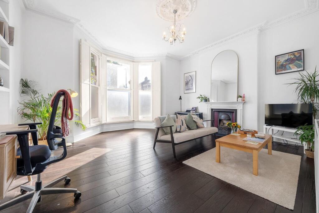 Main image of property: Kings Avenue, SW4