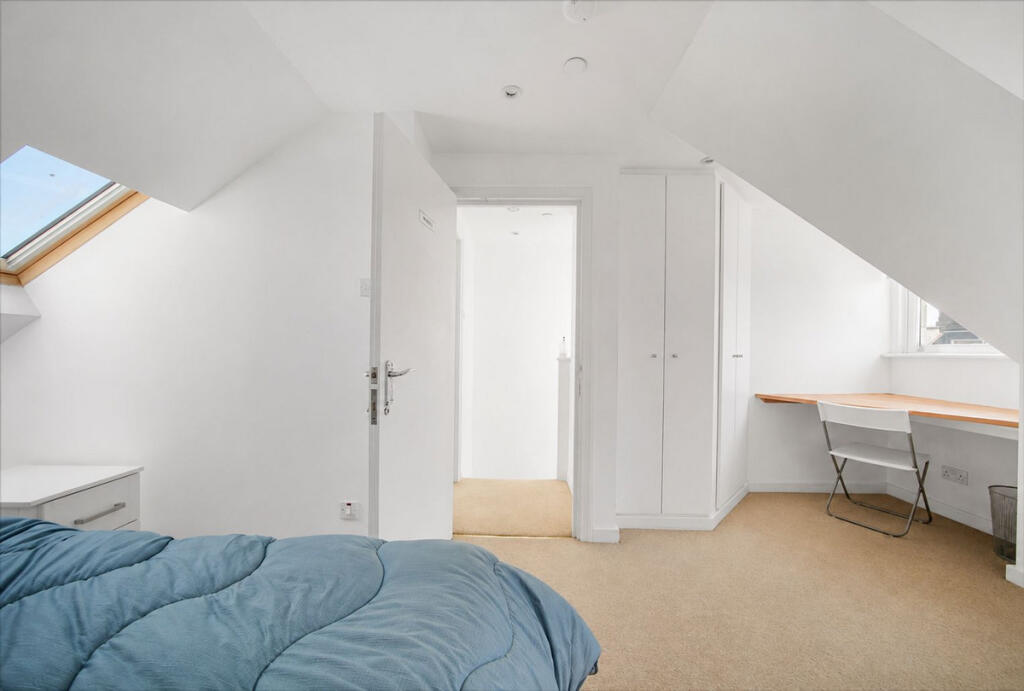 Apartment in London - More