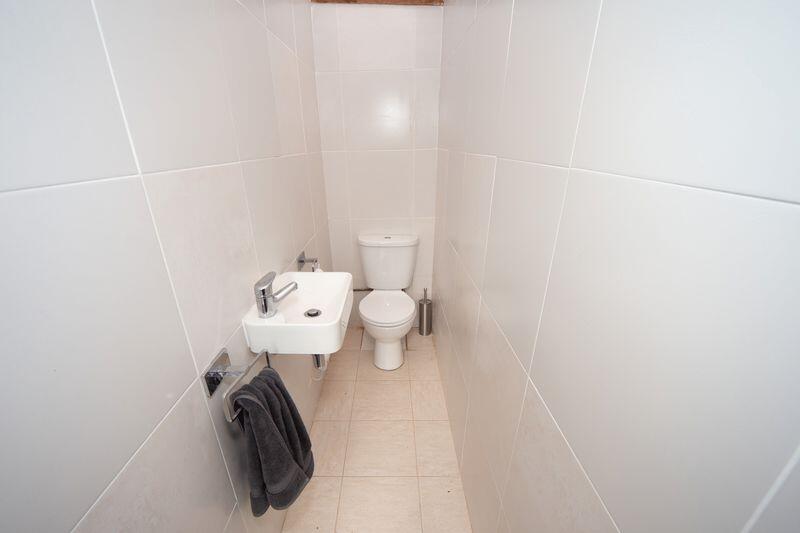 Additional image 14 of Oaklands Lane, St. Albans