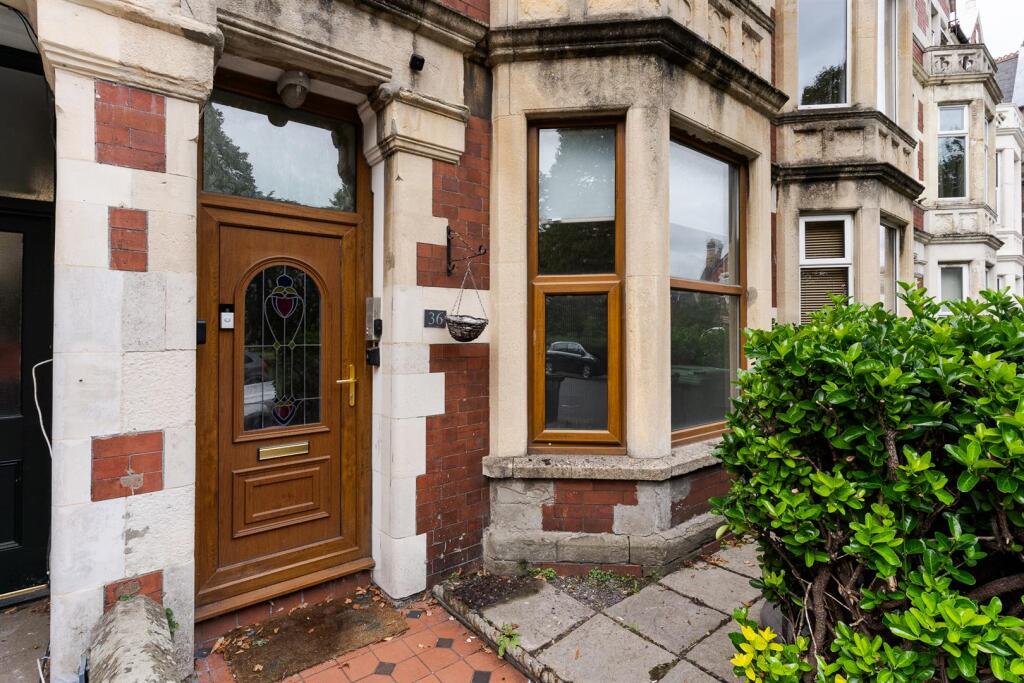 Apartment in Cardiff, Grangetown - View 2