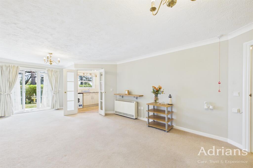 Imperial Court, Marine Parade West, Clacton-On-Sea, CO15 photo 2